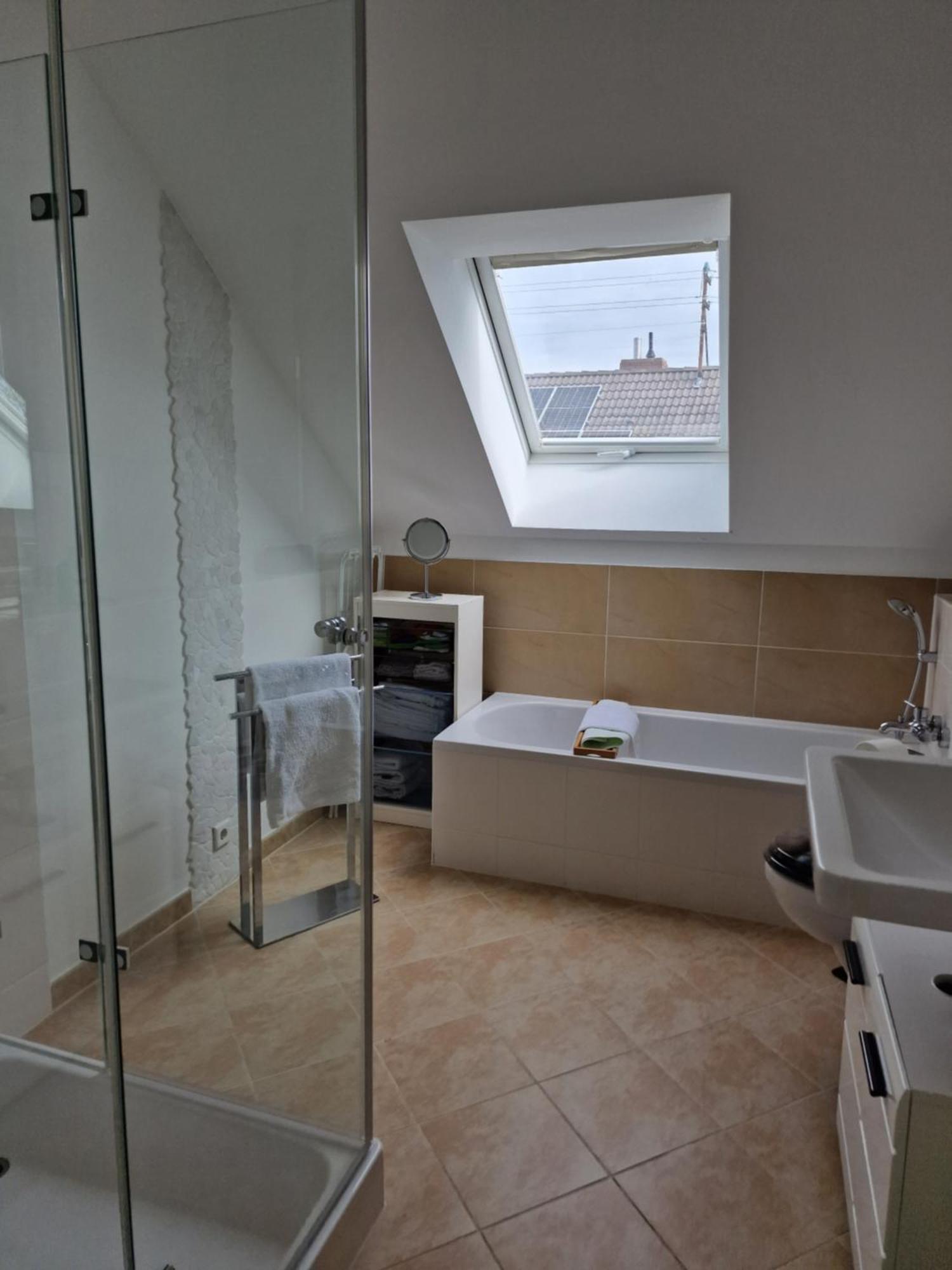 Ferienwohnung Rosenbluete Neustadt an der Weinstrasse Bagian luar foto